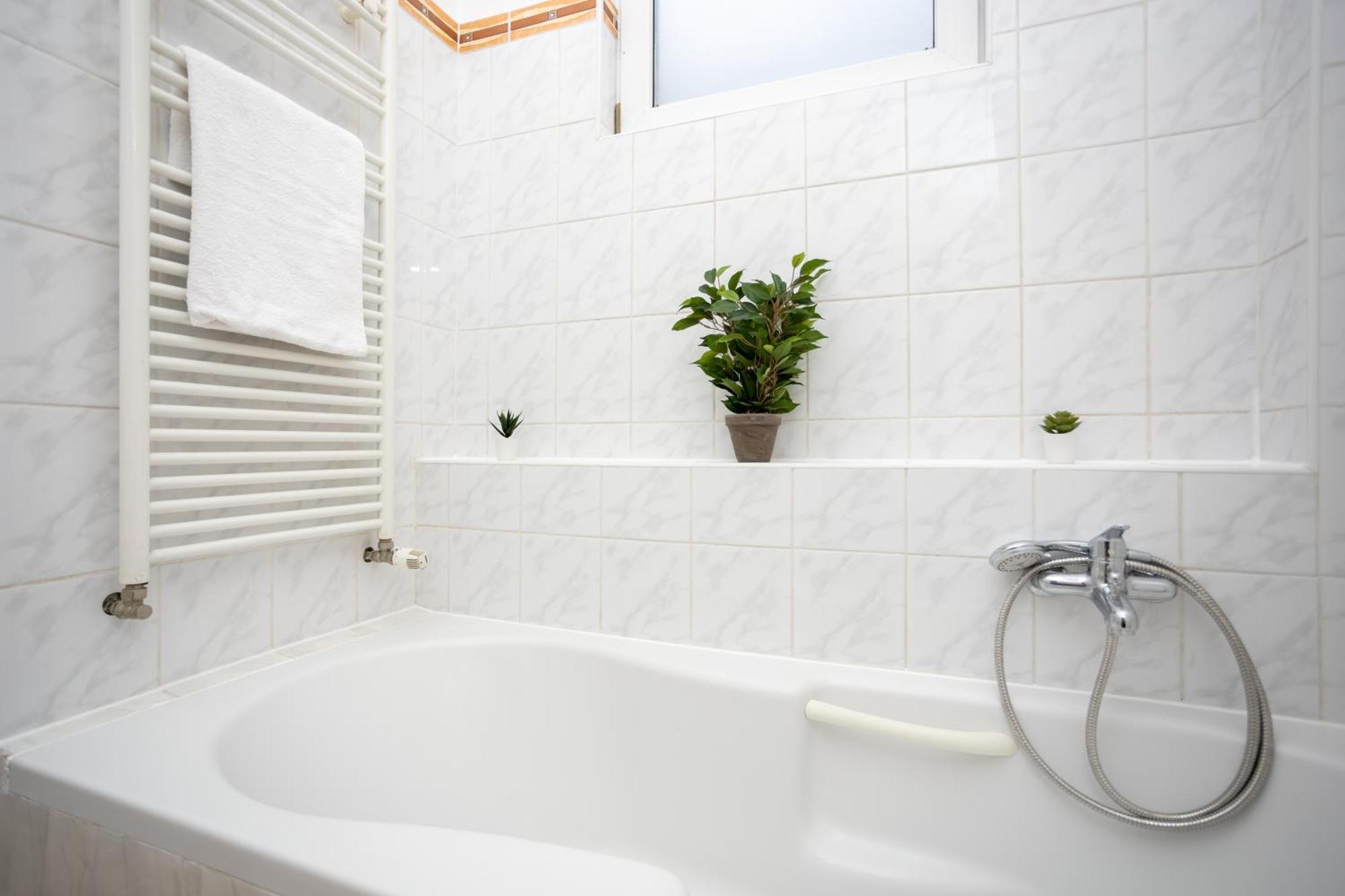 Appartement Beautiful Large F27 *